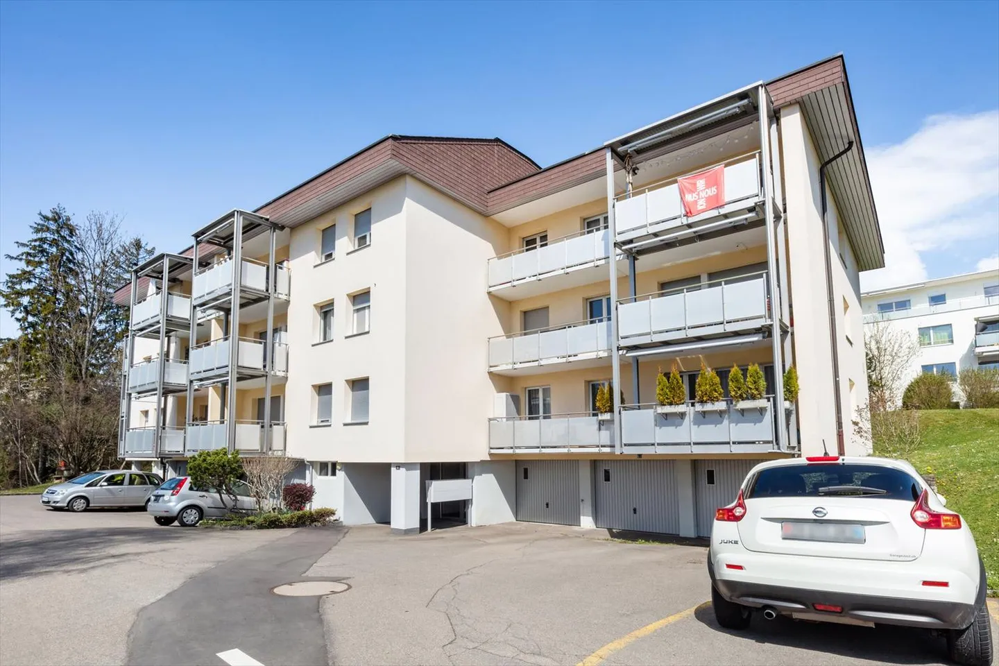 Louer sans dépôt - grand appartement familial avec beau balcon - Photo 1 sur 5