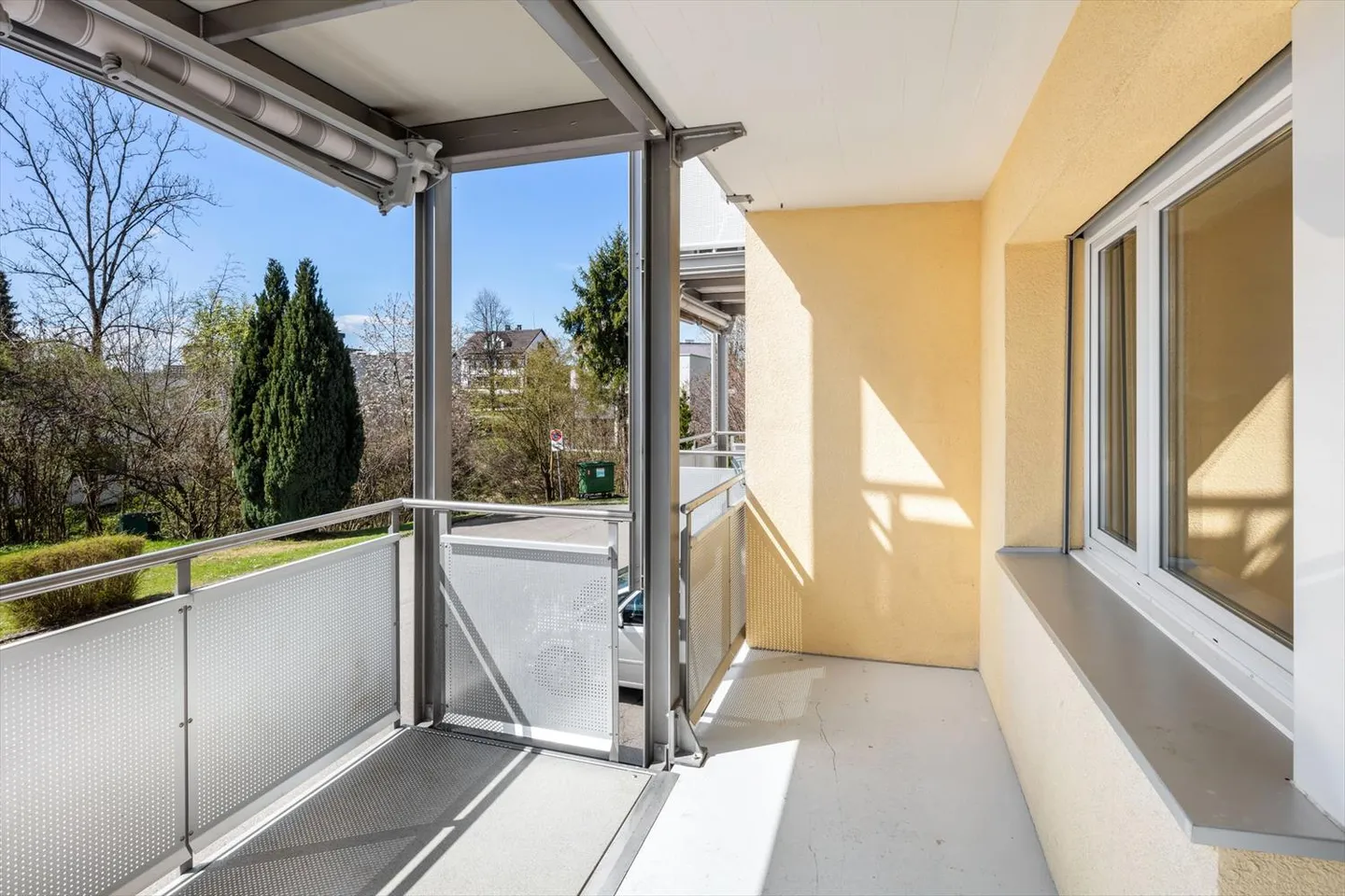 Louer sans dépôt - grand appartement familial avec beau balcon - Photo 5 sur 5