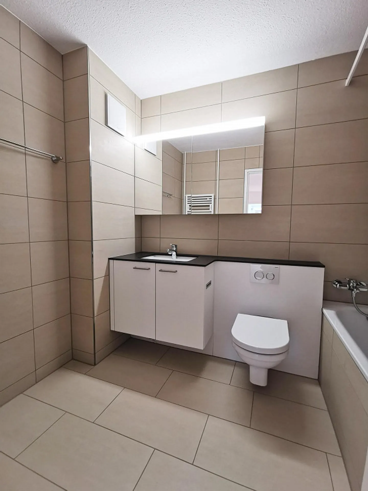 Renovierte 4-Zimmer-Wohnung - Foto 3 von 6