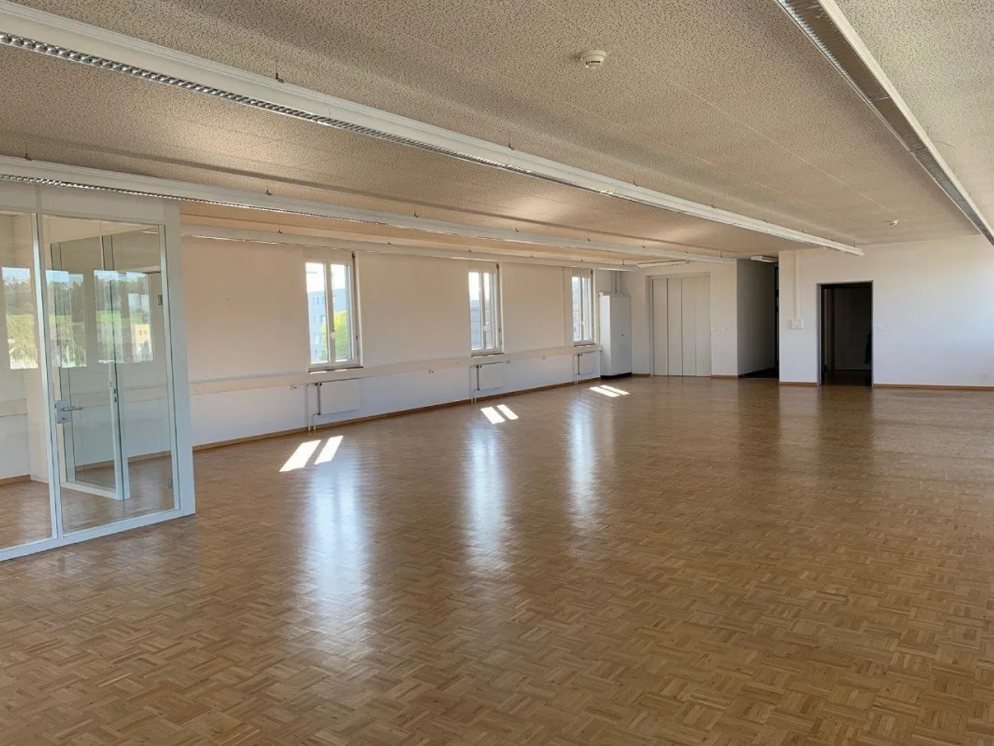 Helle Büro- / Praxis- oder Vereinsräume zu vermieten - Foto 6 di 9