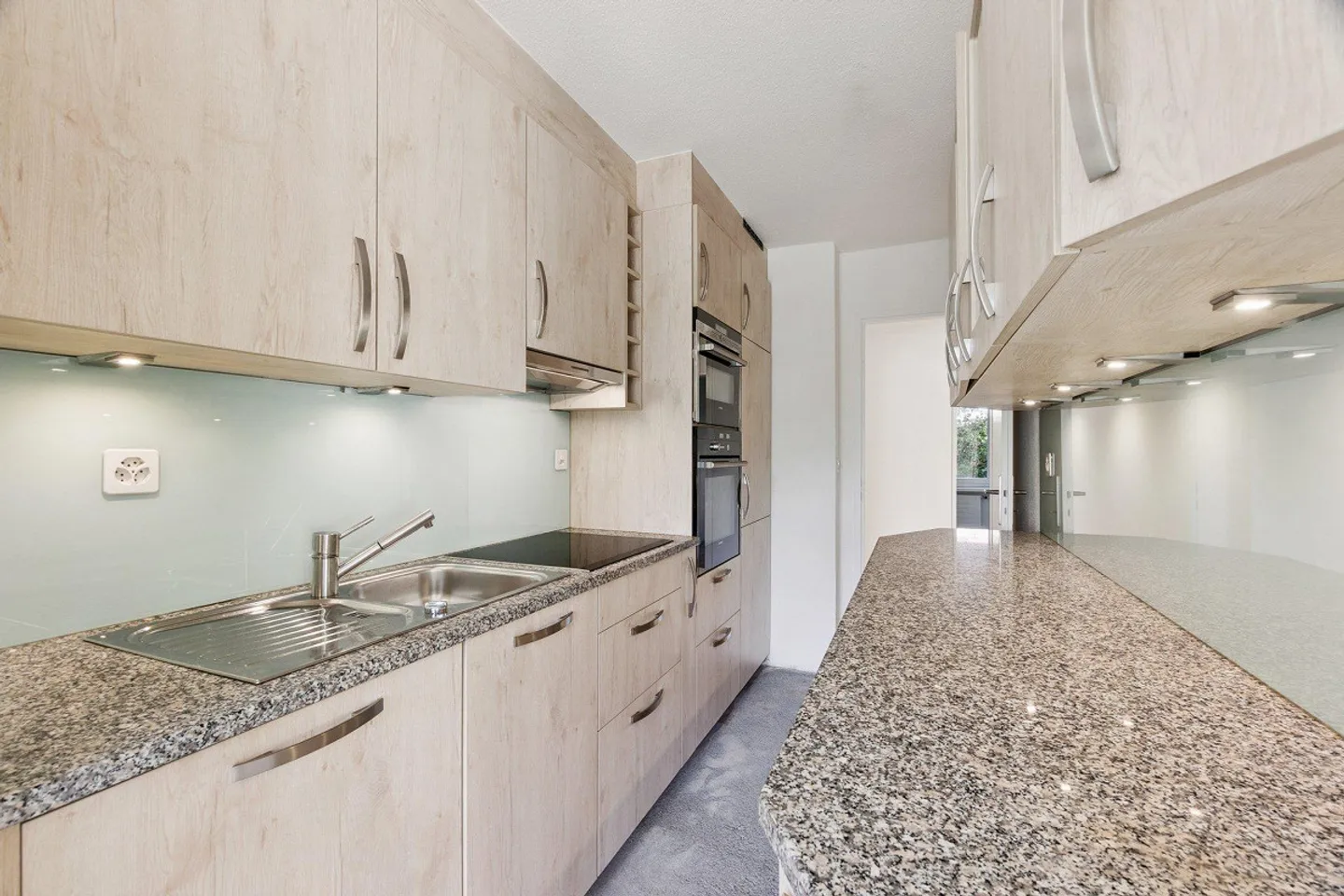 Espace pour idées – Appartement de 4,5 pièces avec potentiel à Zurich Seebach - Photo 11 sur 15