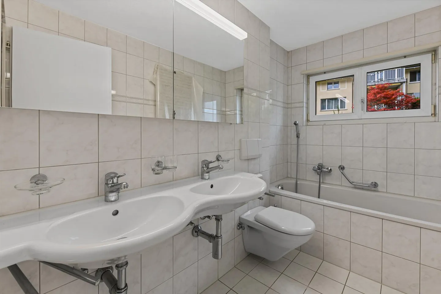 Bel appartement lumineux de 3,5 pièces dans un quartier résidentiel privilégié - Photo 5 sur 10