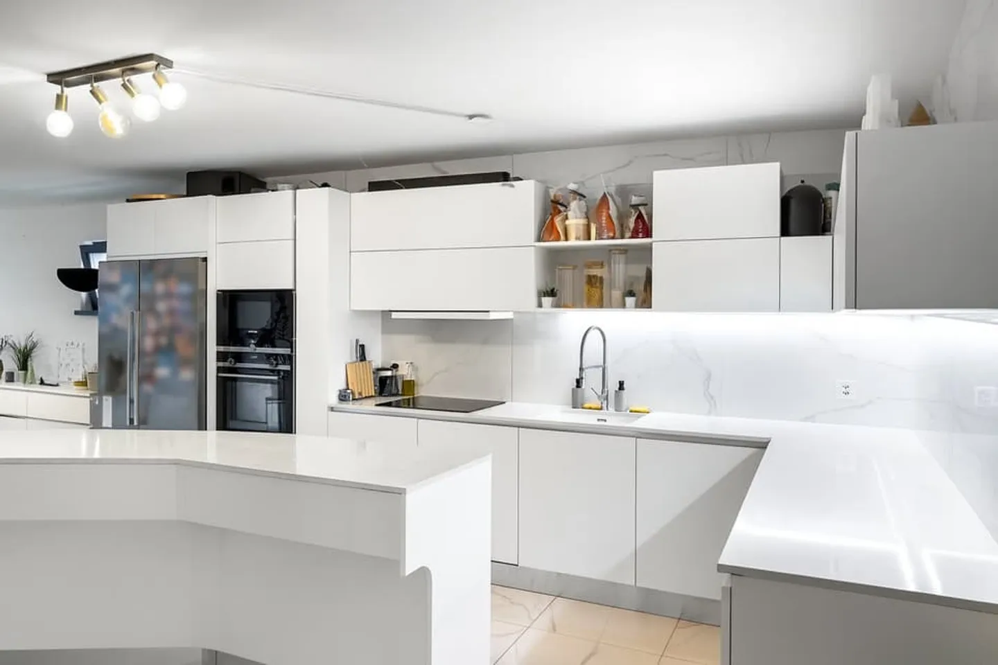 Magnifico appartamento di 3,5 locali senza affacci e con vista sul Lago di Ginevra - Foto 2 di 9