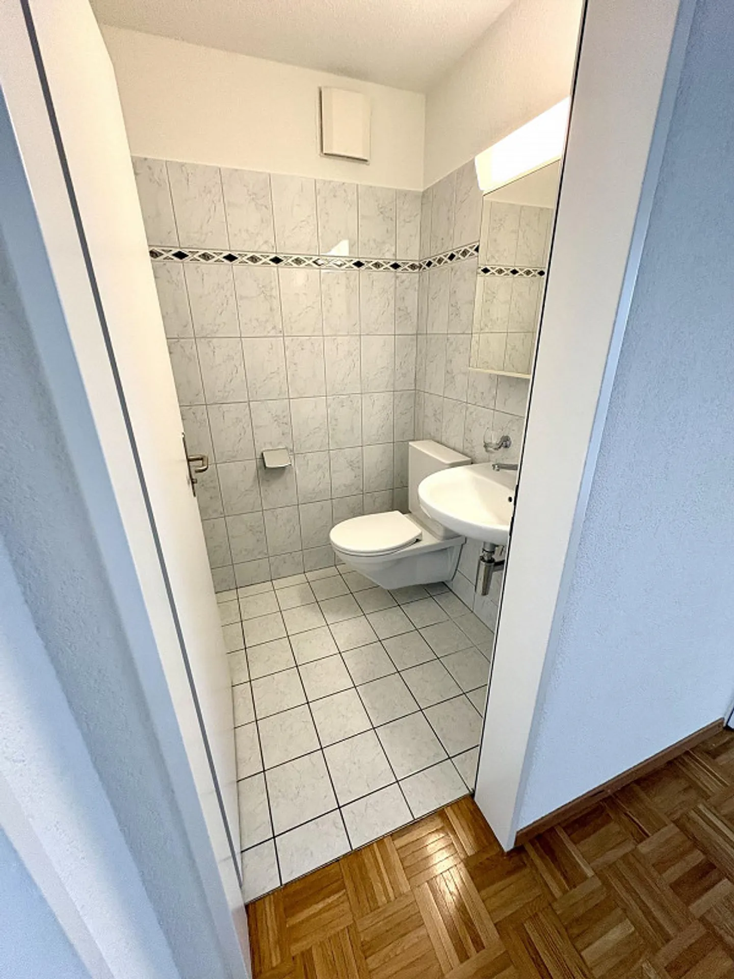 Appartement 3.5 pièces sympathique près de la gare au centre d'Uzwil - Photo 5 sur 10