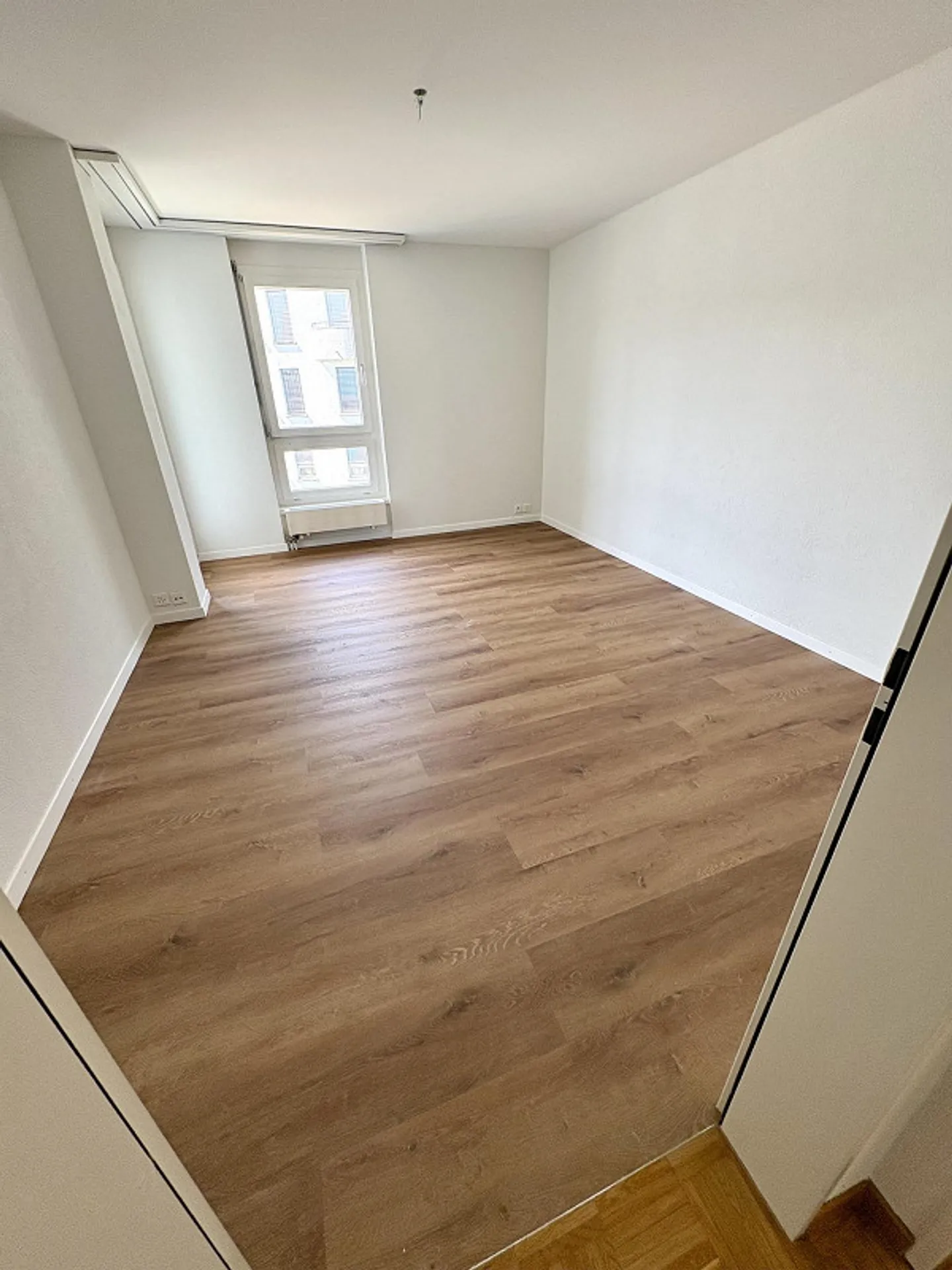 Appartement 3.5 pièces sympathique près de la gare au centre d'Uzwil - Photo 3 sur 10