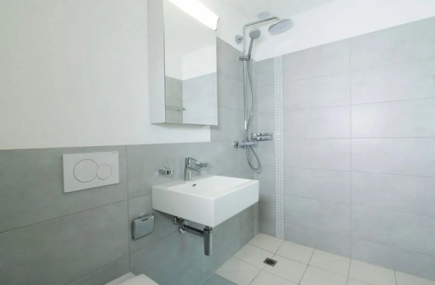 Appartement moderne de 4,5 pièces - Photo 4 sur 9