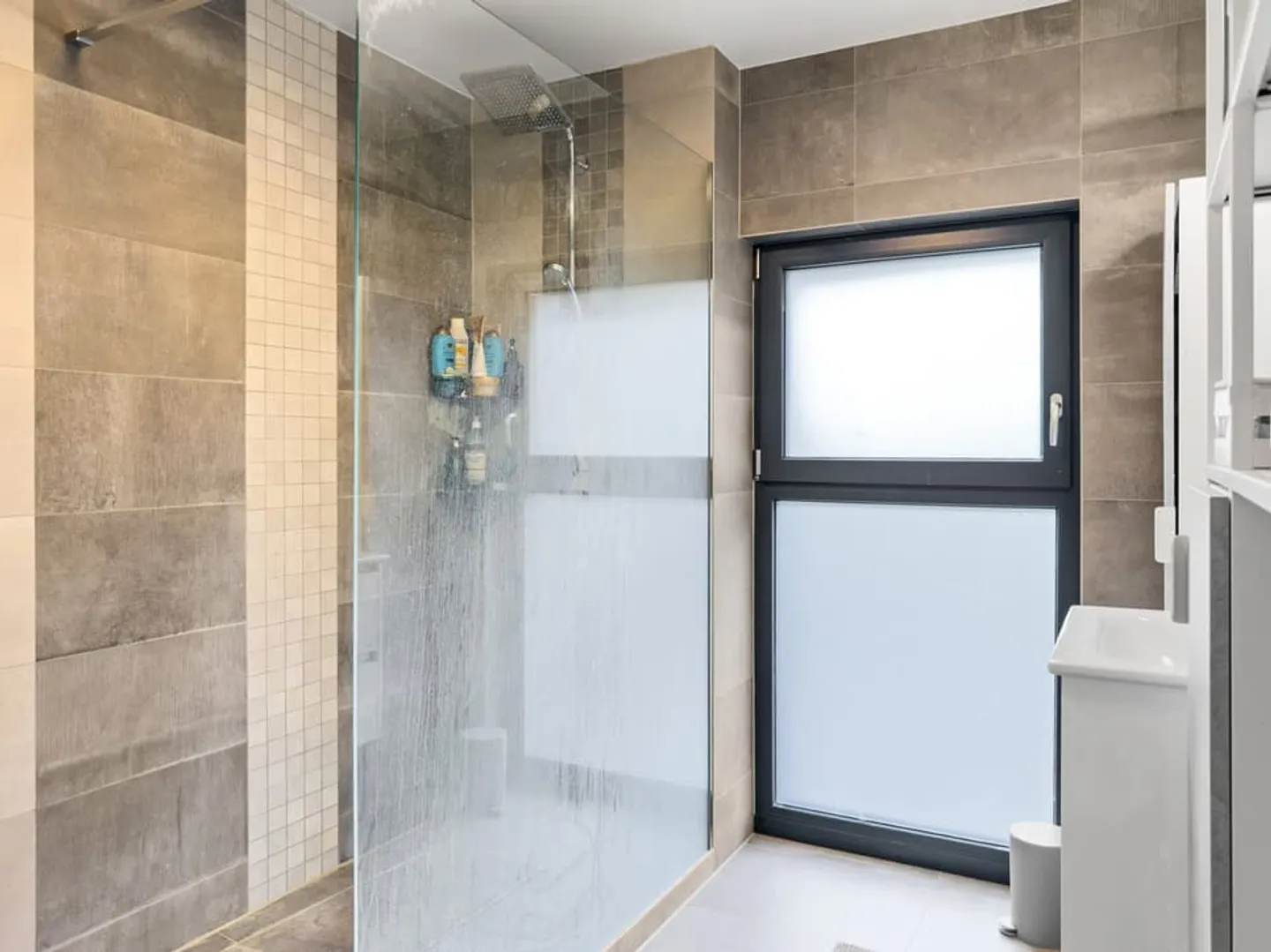 Magnifico appartamento di 3,5 locali senza affacci e con vista sul Lago di Ginevra - Foto 8 di 9