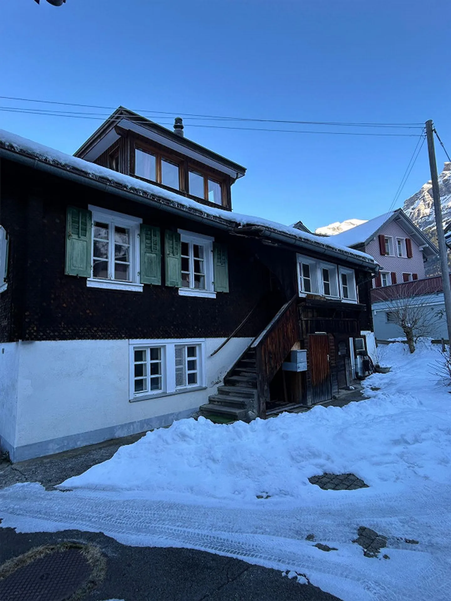 Maison en bois d'Engelberg à louer dans un emplacement central - Photo 3 sur 3
