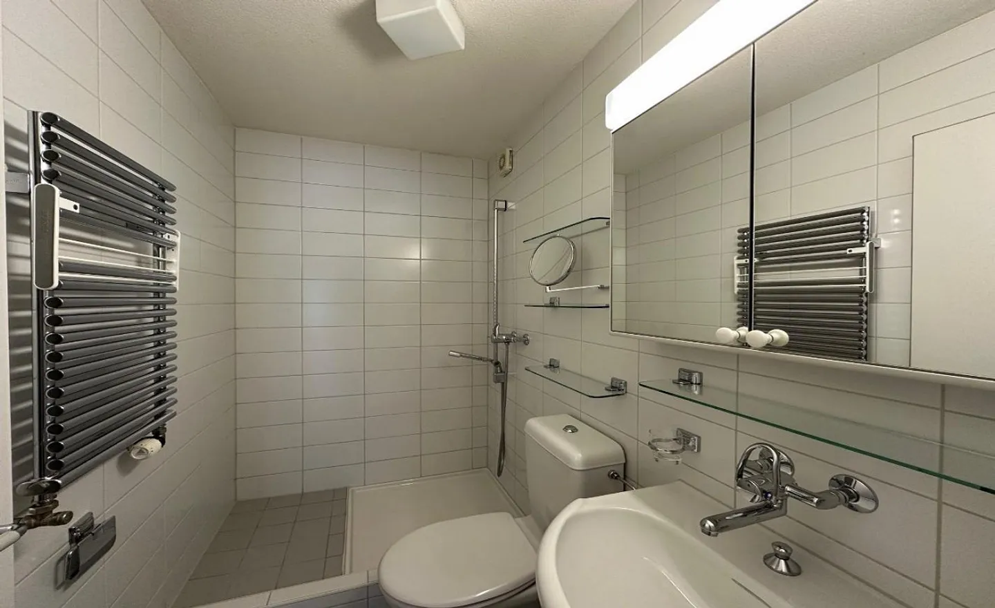 Appartement lumineux de 5,5 pièces avec vue sur le lac et balcon ensoleillé à Brunnen - Photo 6 sur 8