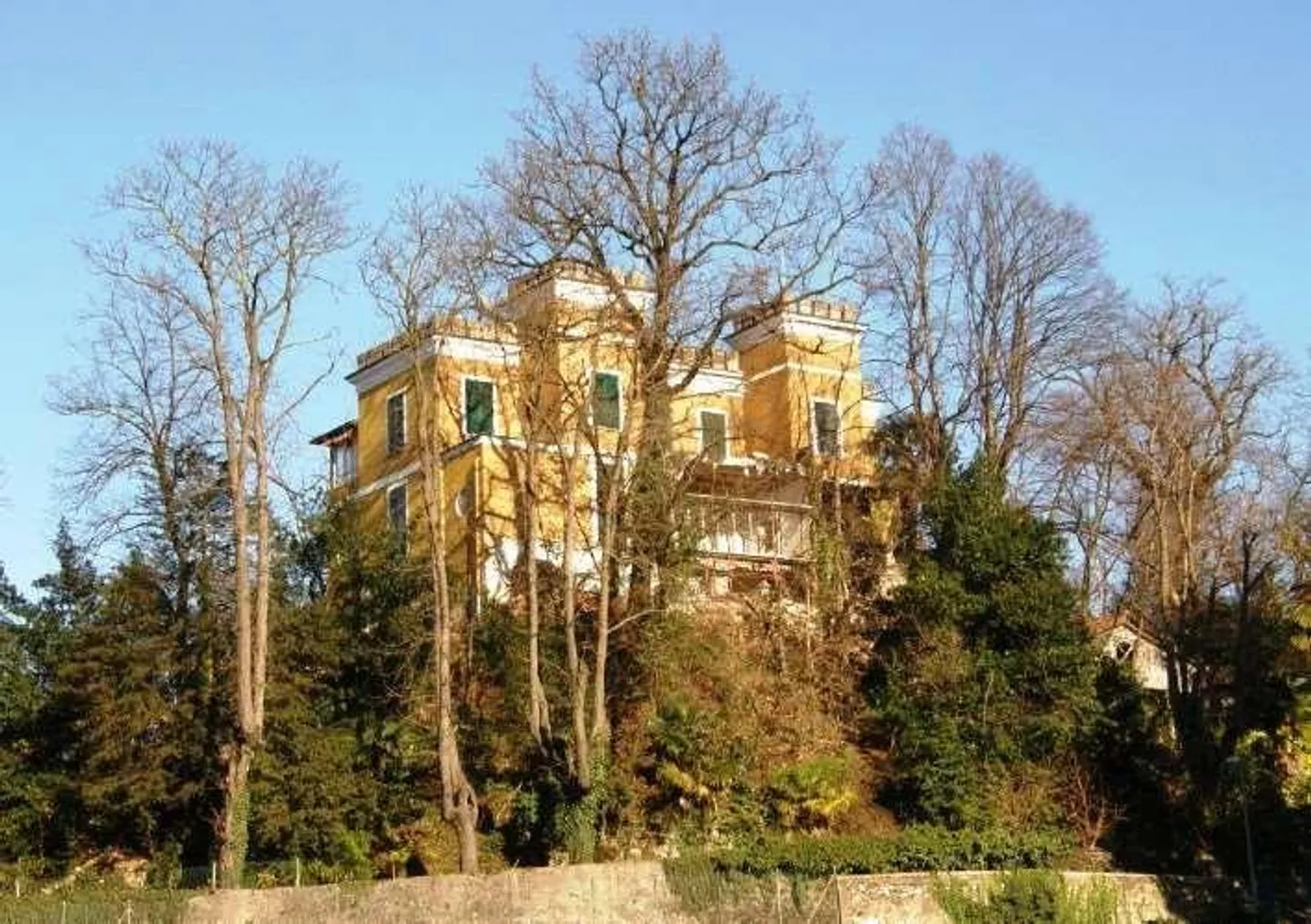 Grande villa à Stabio à rénover - Photo 1 sur 6