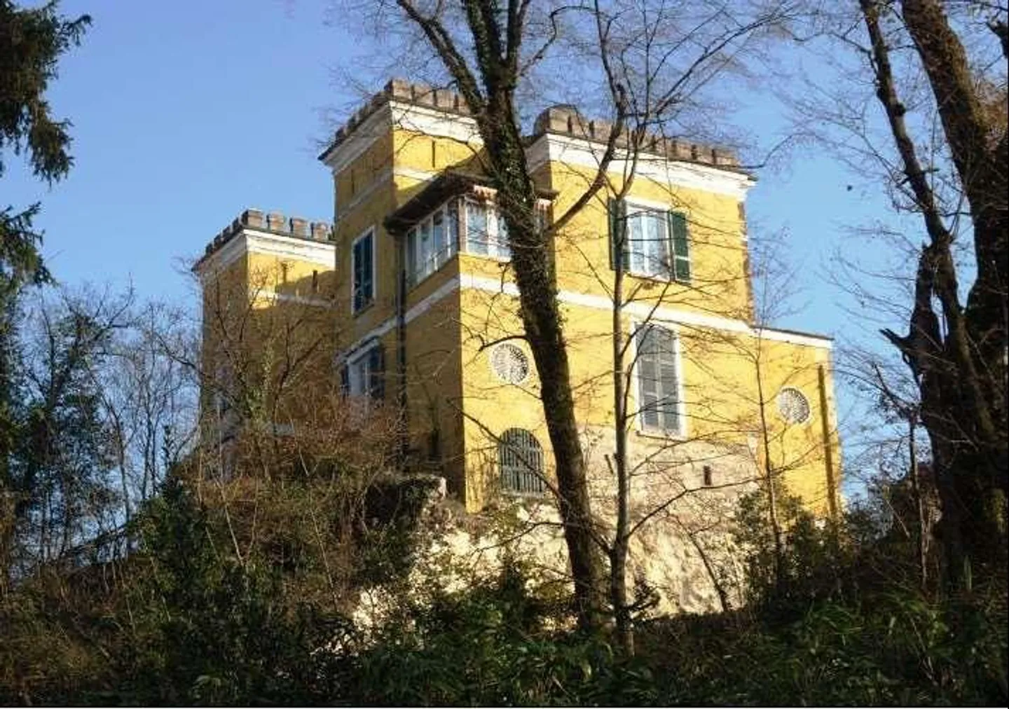 Grande villa à Stabio à rénover - Photo 2 sur 6