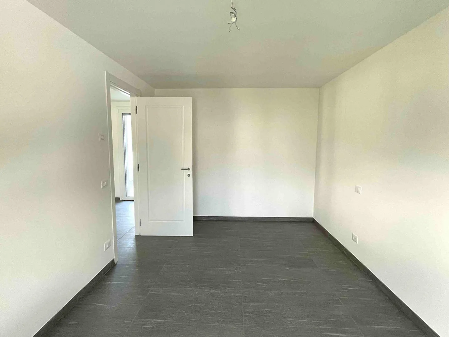 New penthouse apartment - Photo 8 of 13