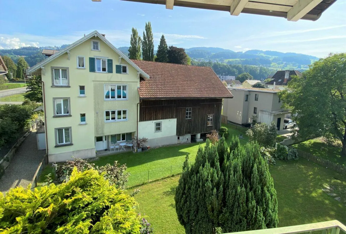 More sky, more green, more space for life - Photo 2 of 9