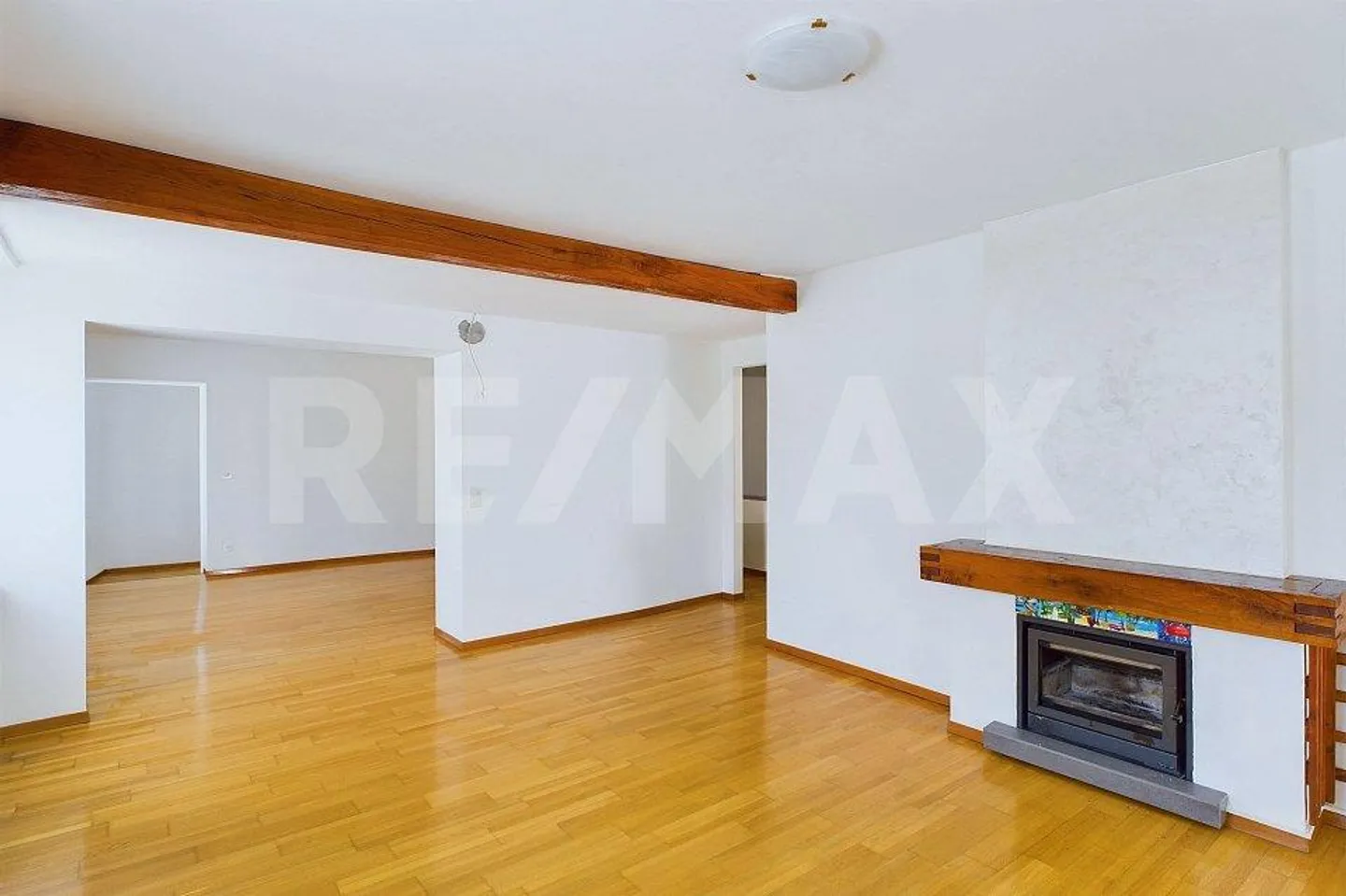 Single-family house with large space for workshop or hobby room - Photo 4 of 13