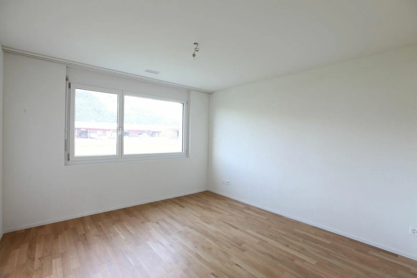 Spacious Ground Floor Apartment in Family-Friendly Neighborhood! - Photo 4 of 12