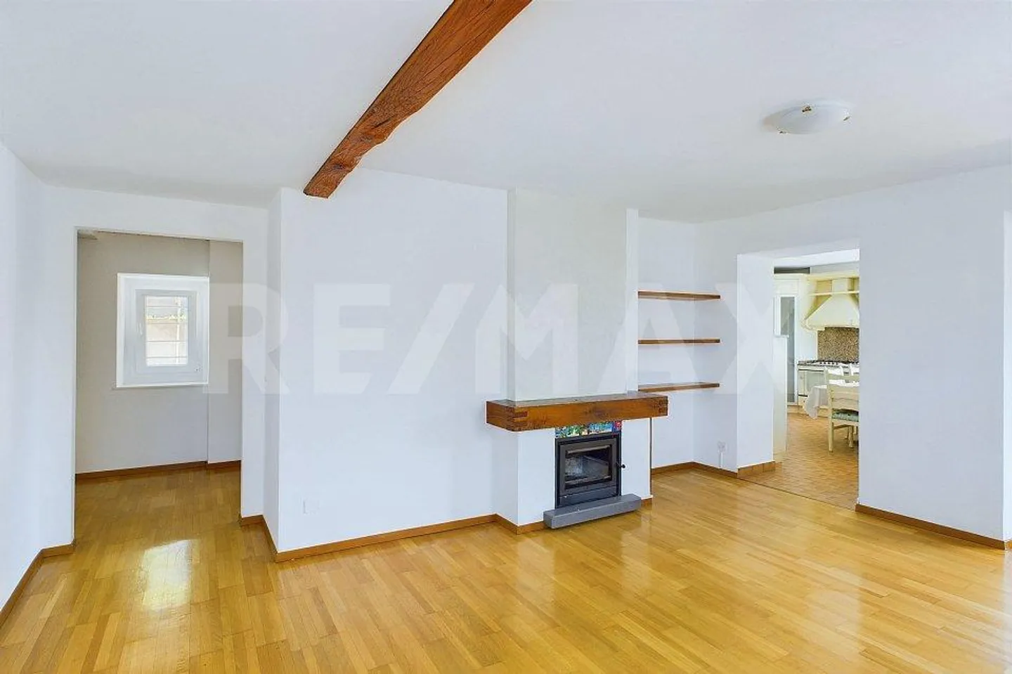 Single-family house with large space for workshop or hobby room - Photo 5 of 13