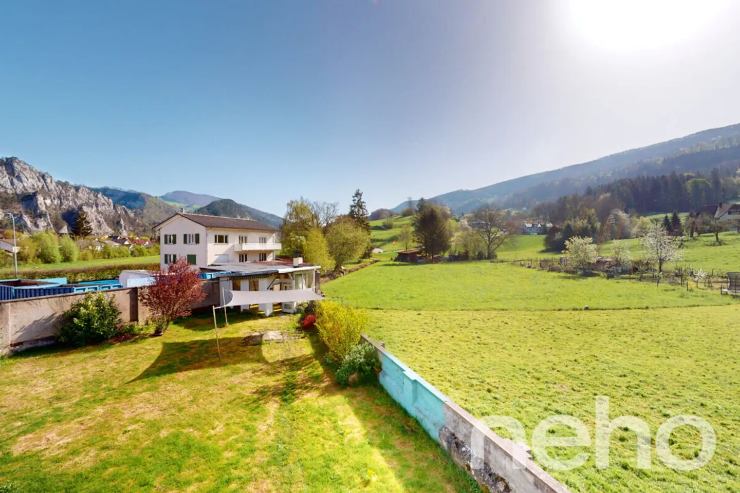 Charmantes Einfamilienhaus mit atemberaubendem Blick und großem Garten in Ba - Foto 2 von 13