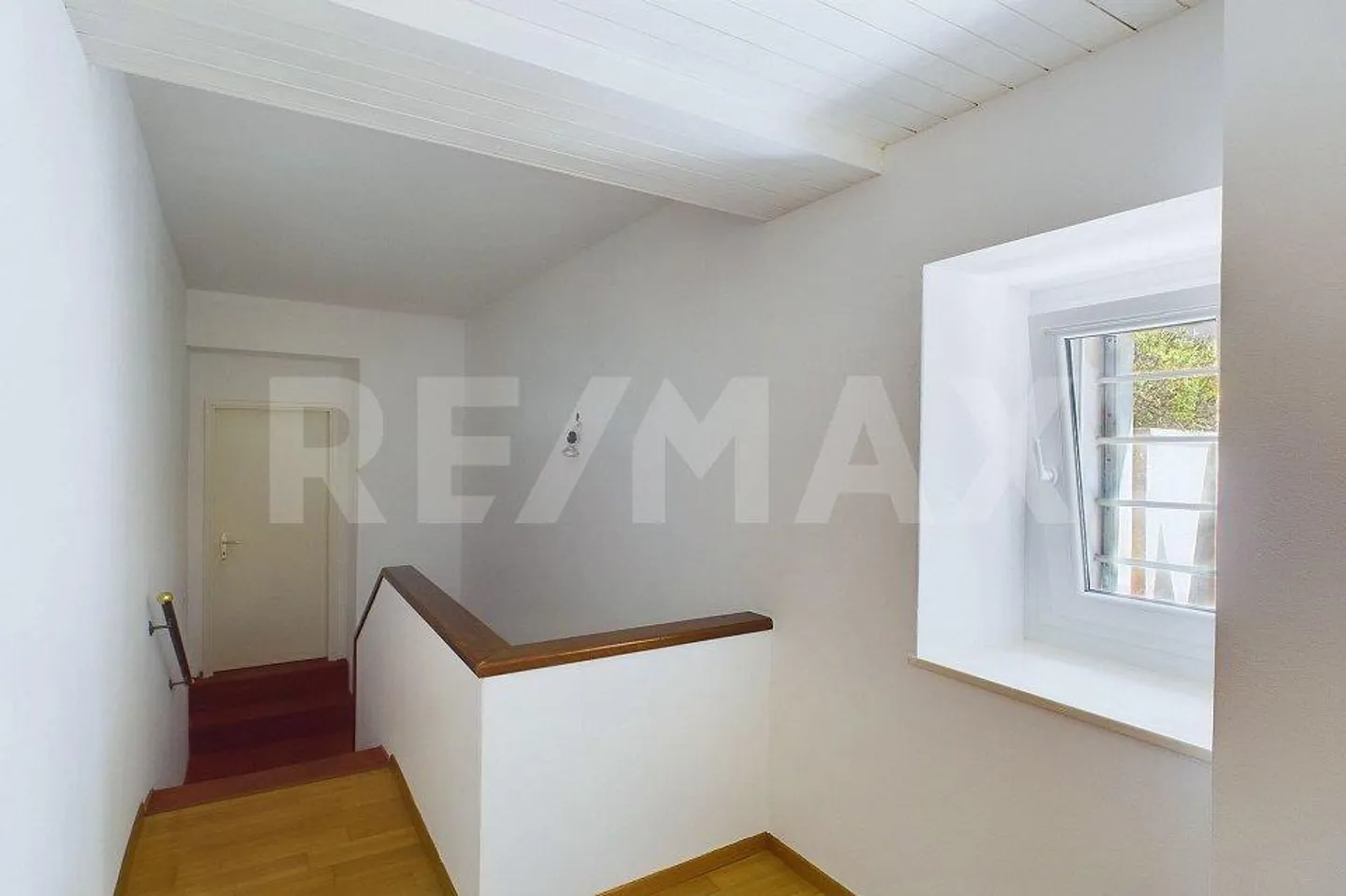 Single-family house with large space for workshop or hobby room - Photo 13 of 13