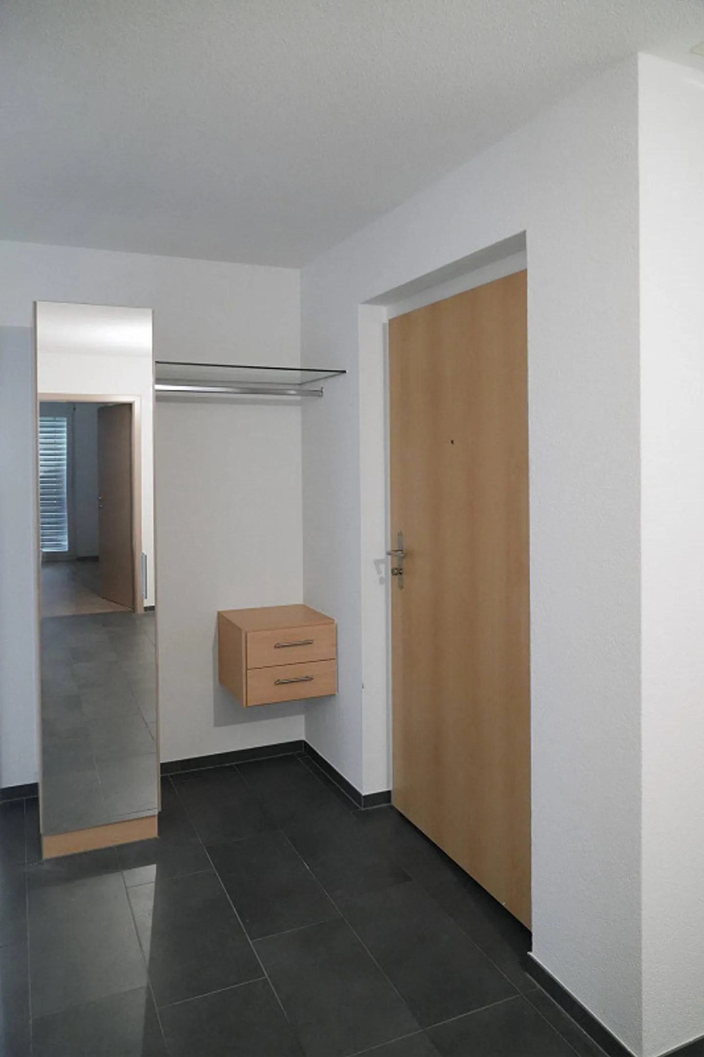 Spacious bright apartment including underground parking space - Photo 12 of 14