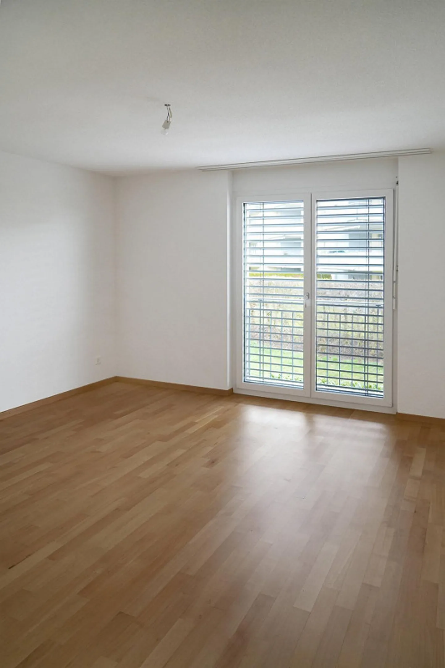 Spacious bright apartment including underground parking space - Photo 13 of 14