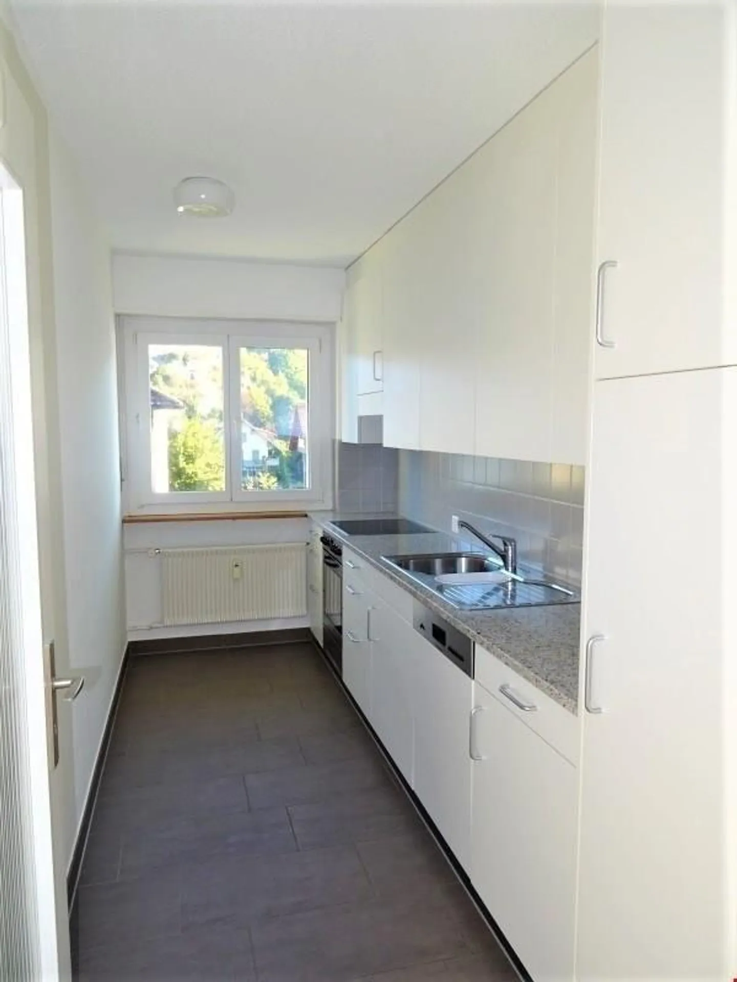 Geräumige Wohnung an ruhiger Lage - Foto 2 von 10