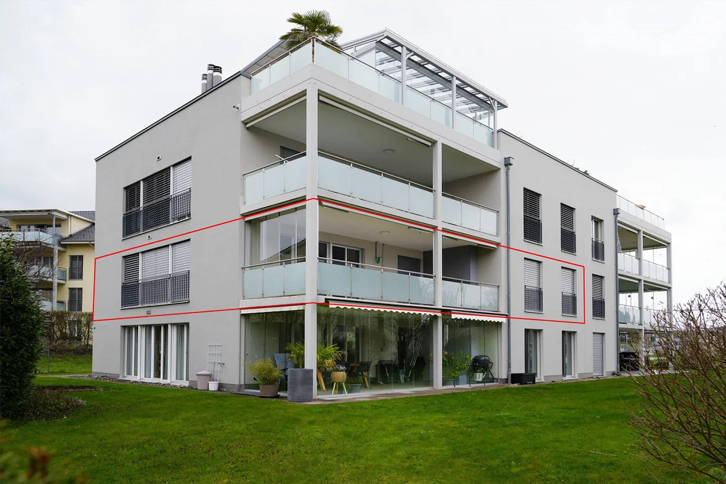 Spacious bright apartment including underground parking space - Photo 1 of 14