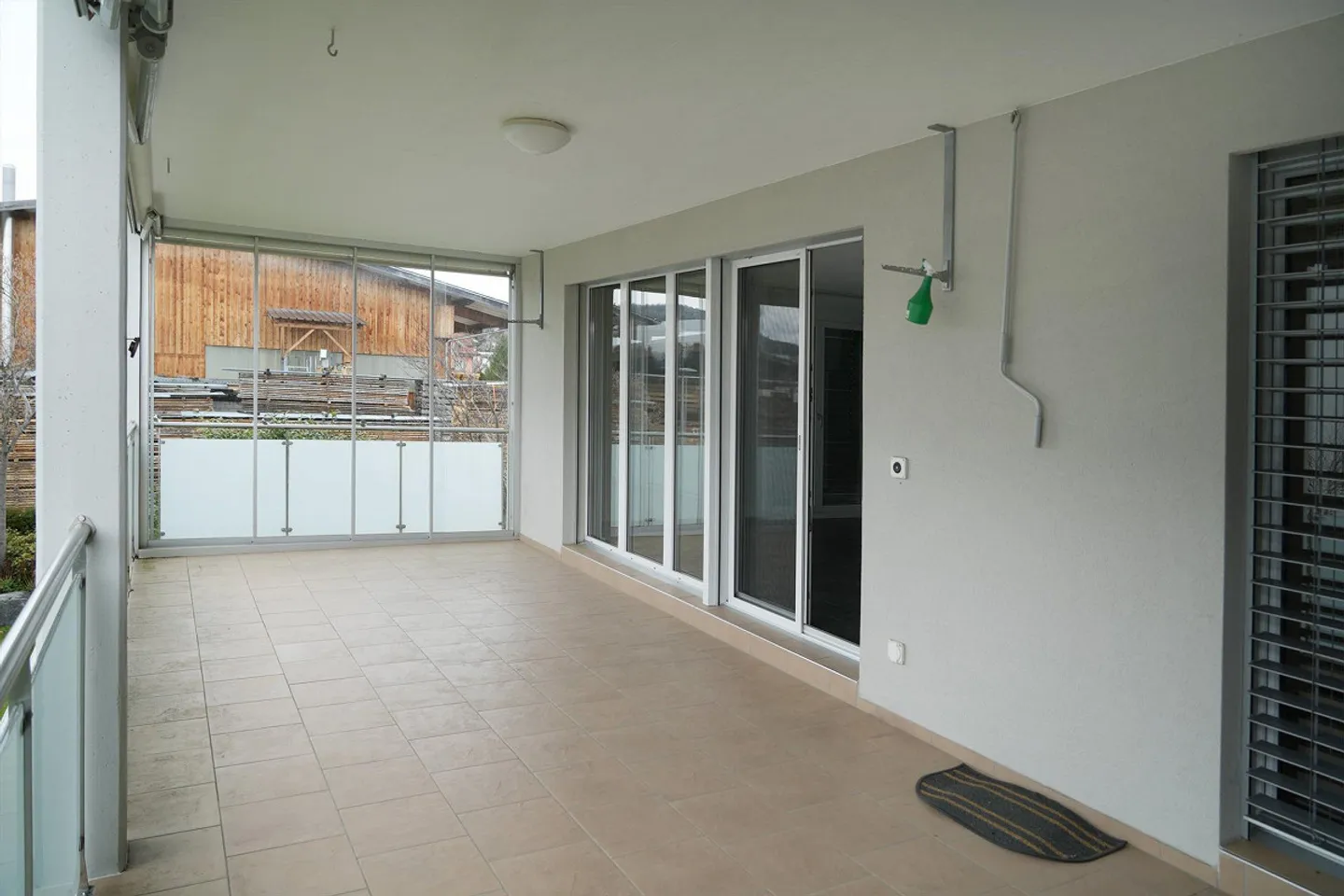 Spacious bright apartment including underground parking space - Photo 5 of 14