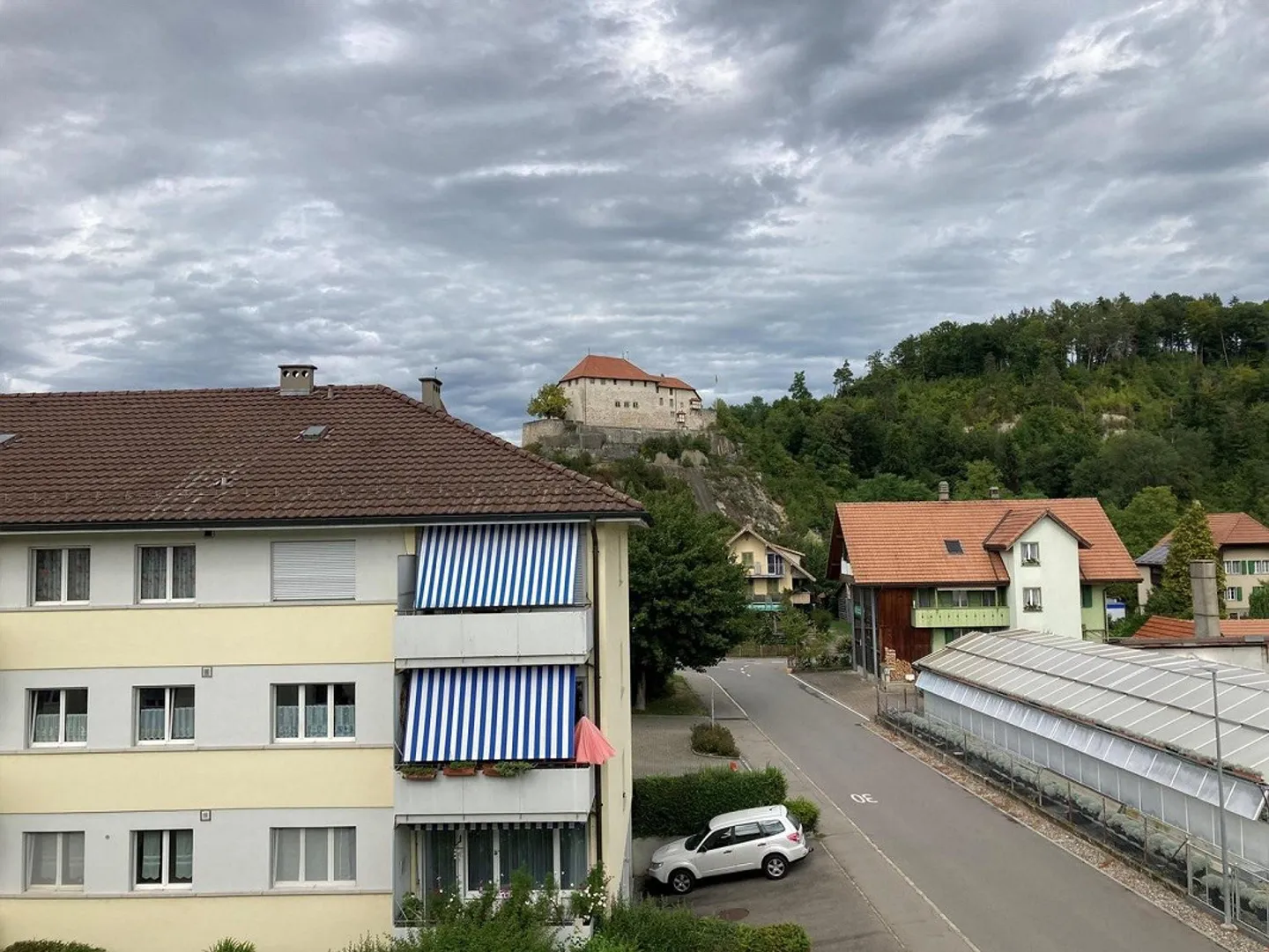 Geräumige Wohnung an ruhiger Lage - Foto 8 von 10