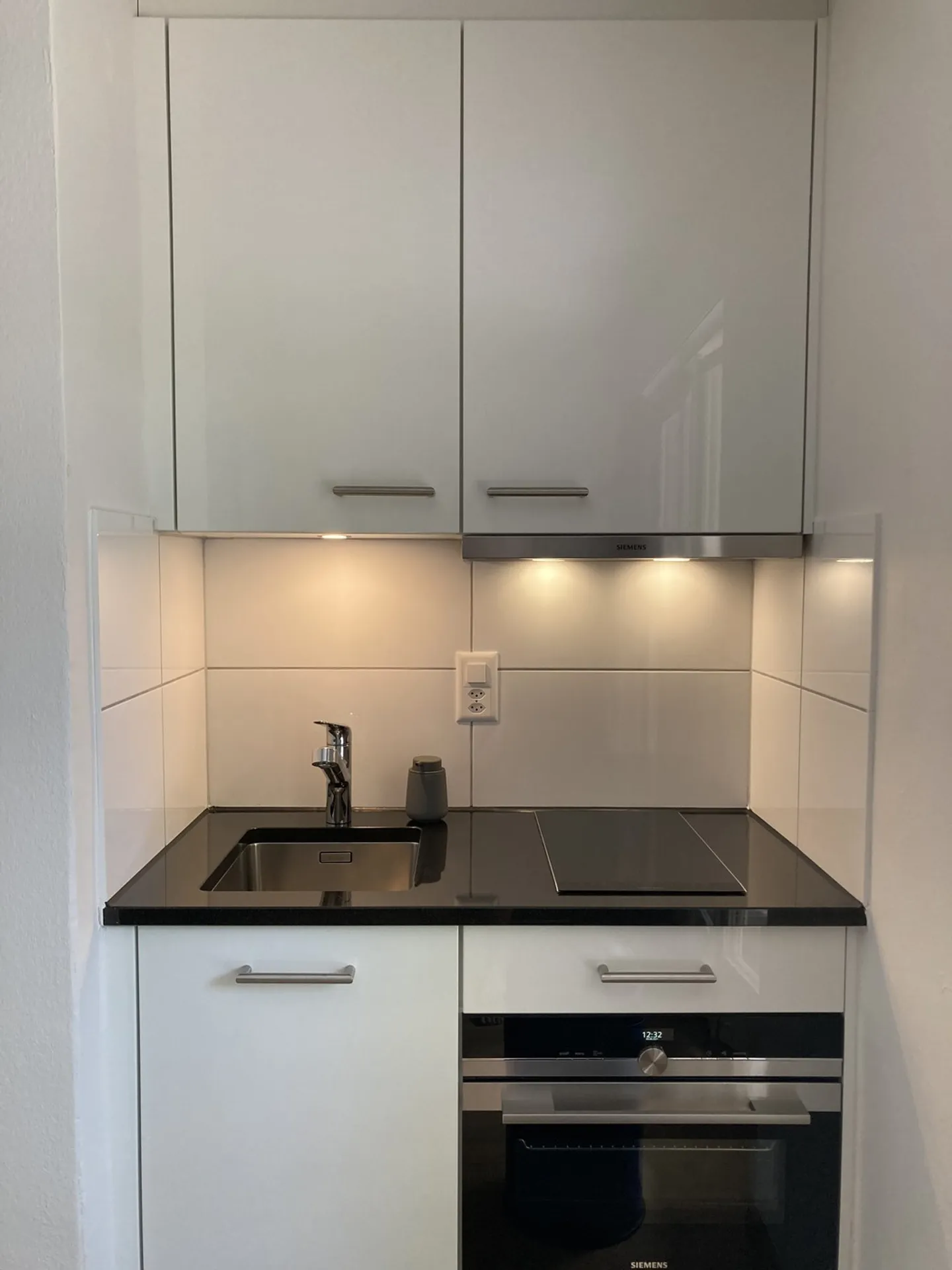 Monolocale arredato con giardino nel centro di Zurigo - Foto 3 di 9