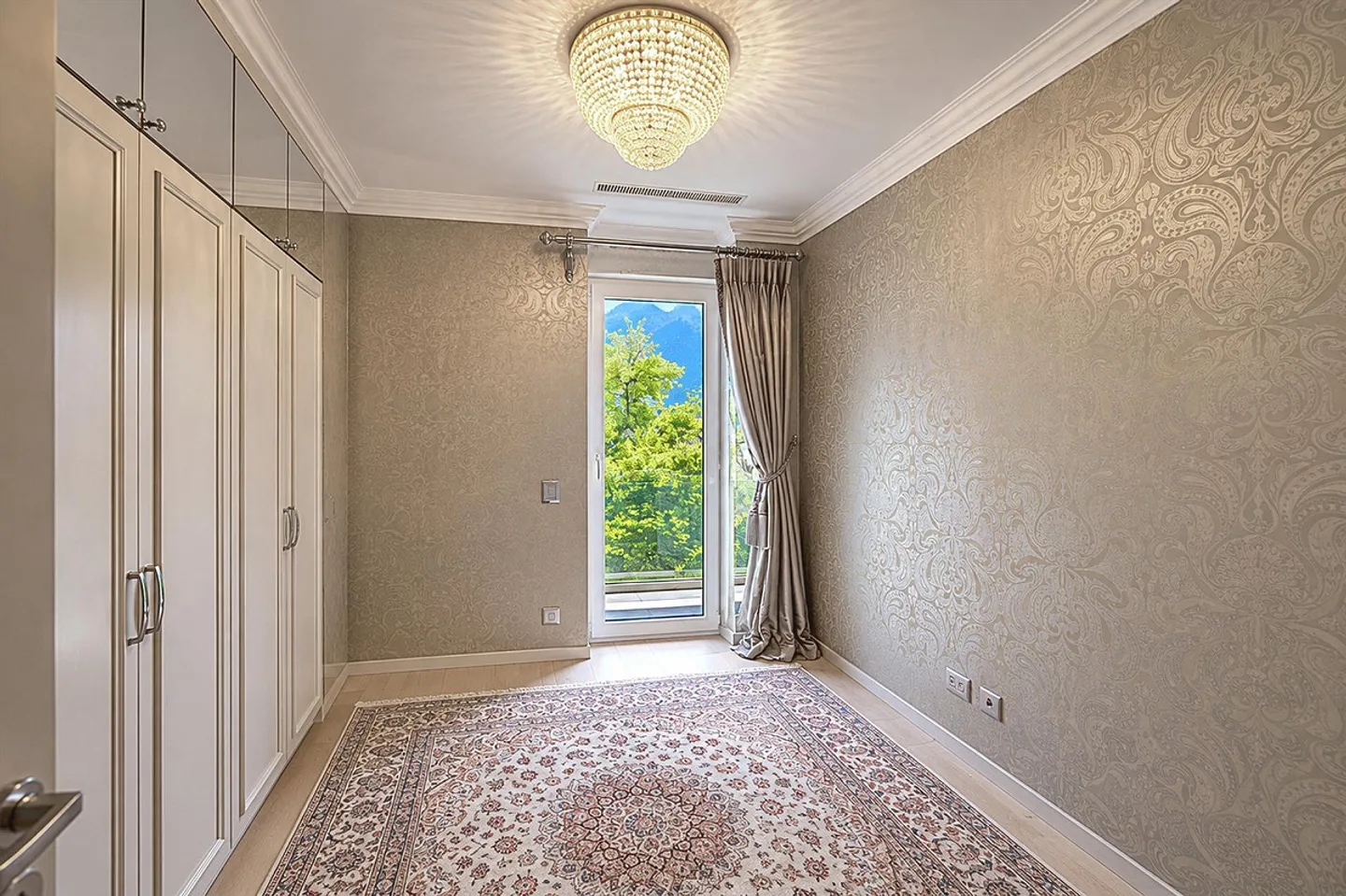 Lakeside Penthouse in Lugano - Photo 12 of 20