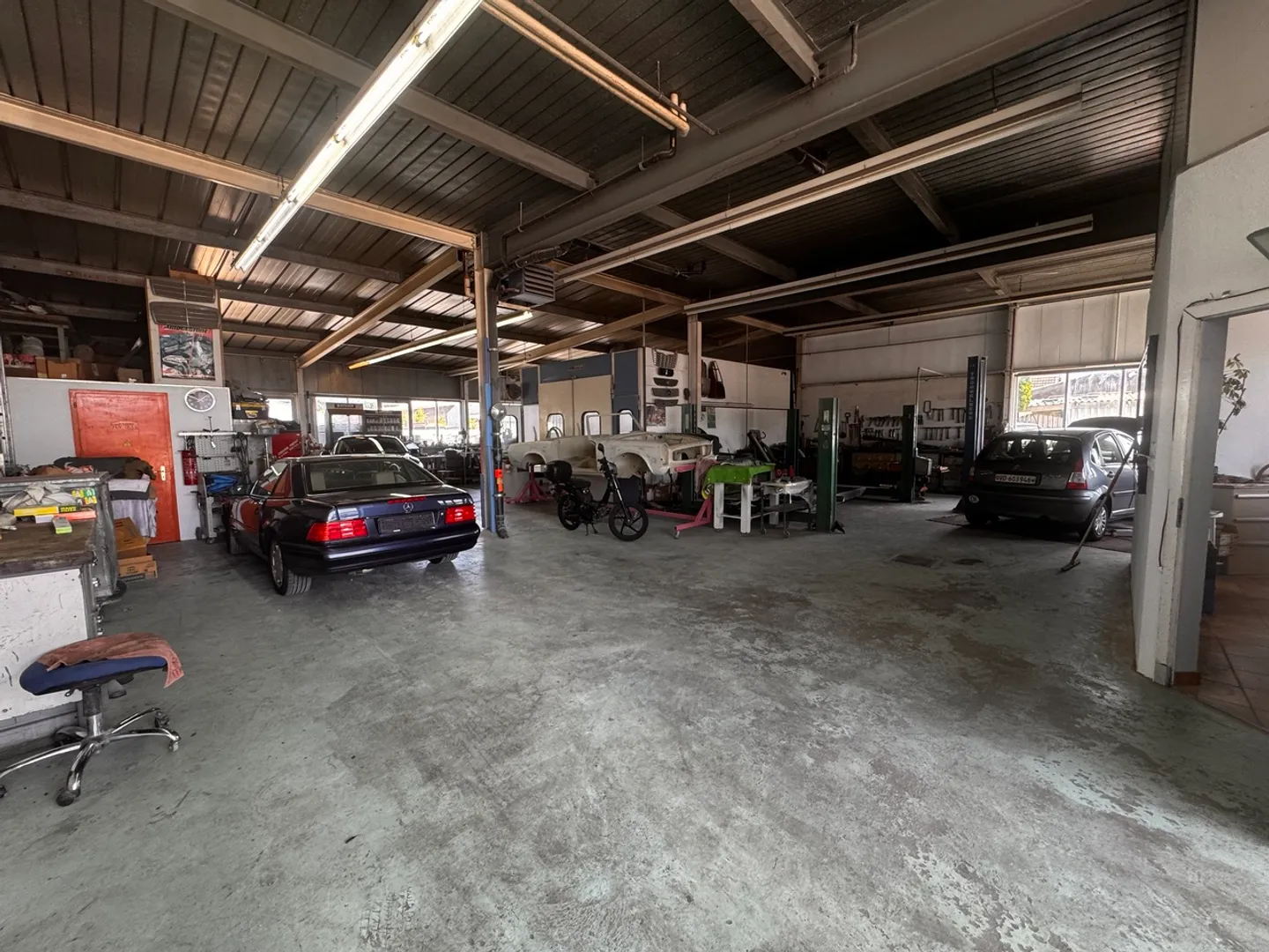 Payerne, in affitto, deposito di 300 m2, accesso con due grandi porte - Foto 5 di 6