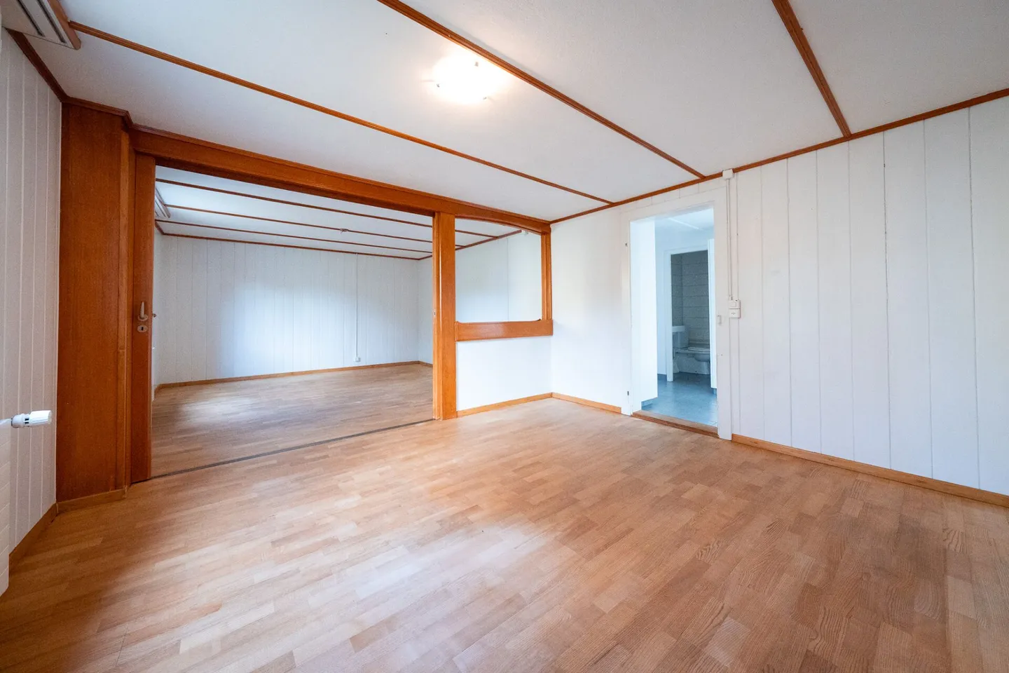 Casa bifamiliare con garage, officina e locali di stoccaggio in vendita - Foto 16 di 39
