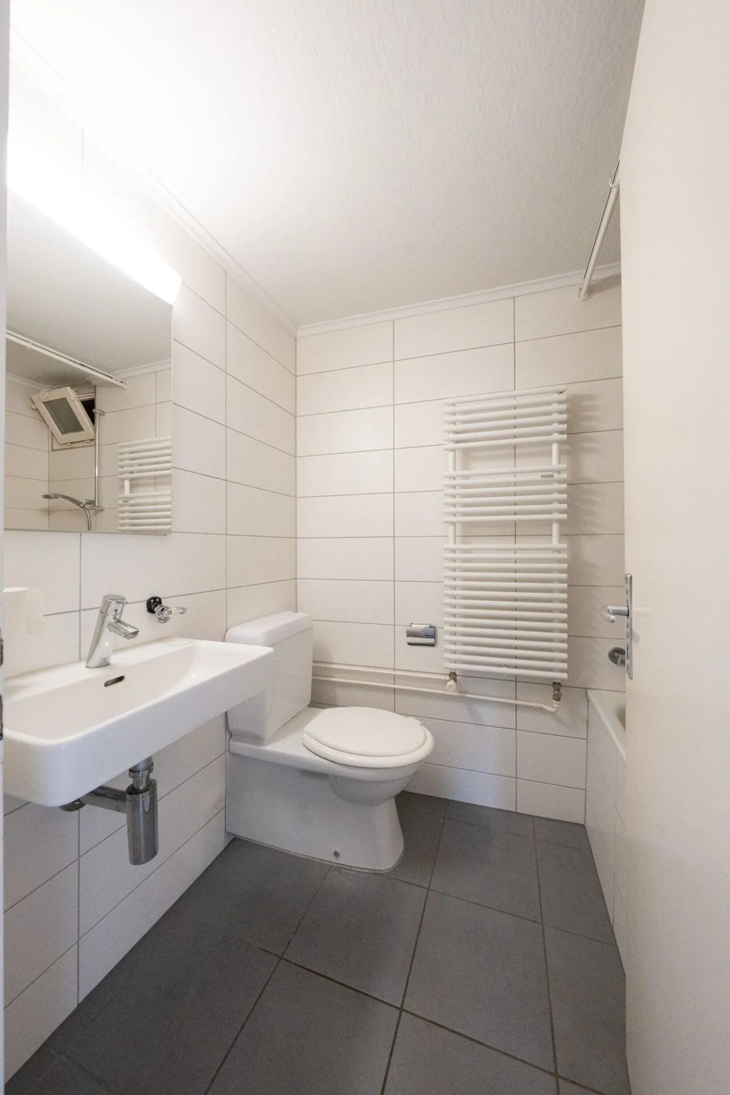 Casa bifamiliare con garage, officina e locali di stoccaggio in vendita - Foto 17 di 39