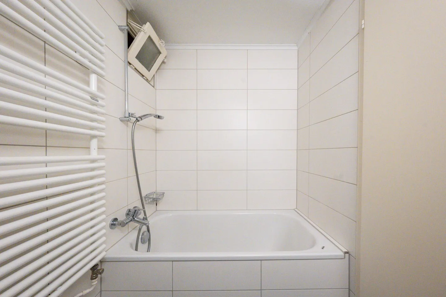 Casa bifamiliare con garage, officina e locali di stoccaggio in vendita - Foto 18 di 39