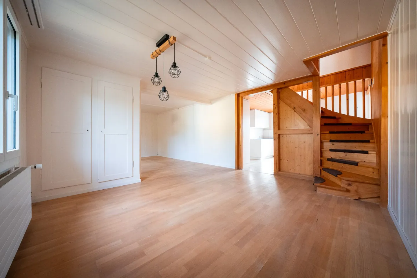 Casa bifamiliare con garage, officina e locali di stoccaggio in vendita - Foto 27 di 39