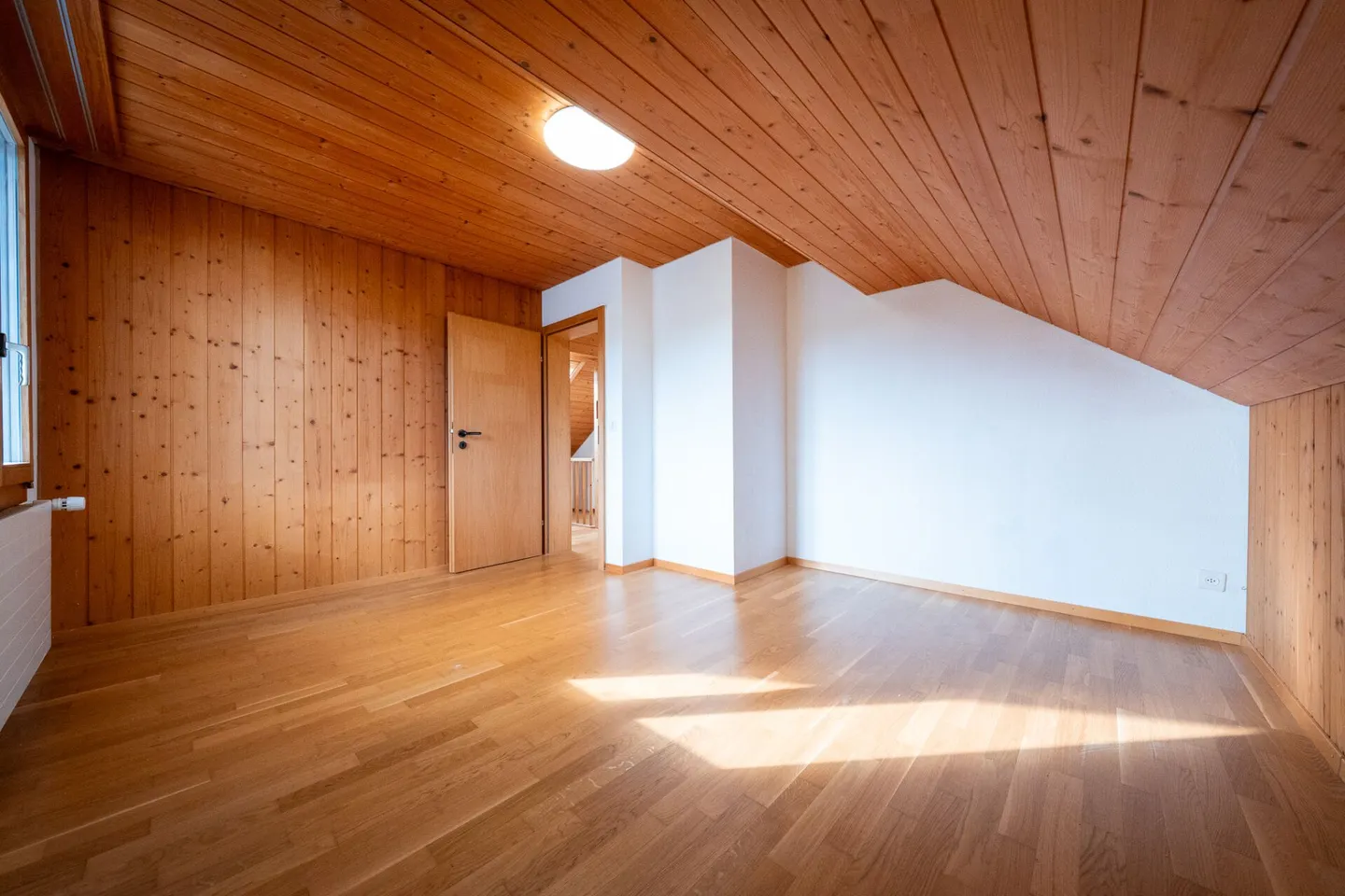 Casa bifamiliare con garage, officina e locali di stoccaggio in vendita - Foto 32 di 39
