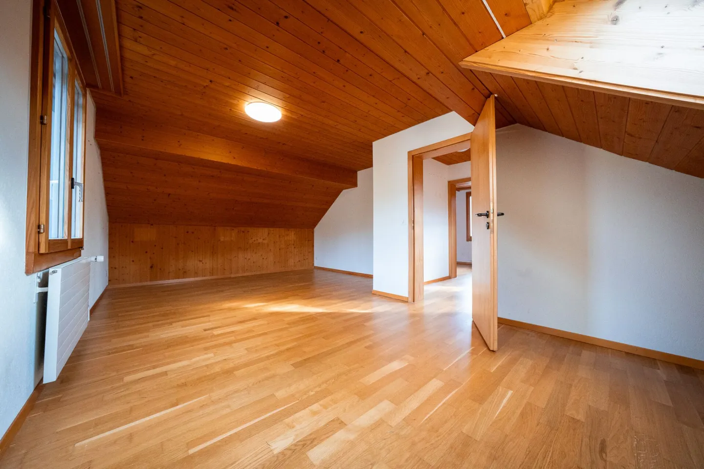 Casa bifamiliare con garage, officina e locali di stoccaggio in vendita - Foto 33 di 39