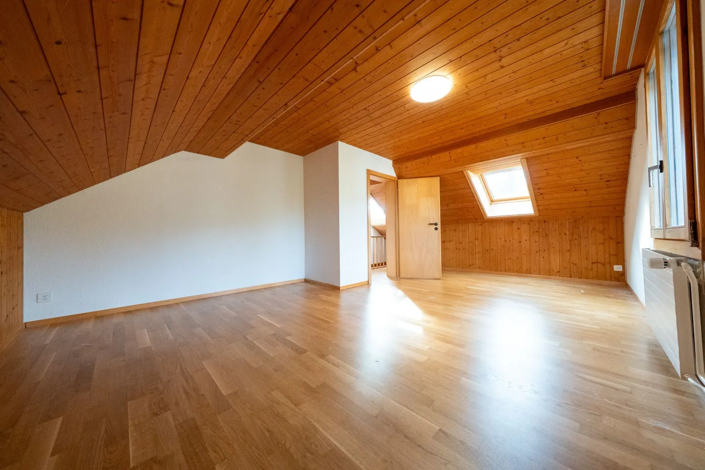 Casa bifamiliare con garage, officina e locali di stoccaggio in vendita - Foto 34 di 39