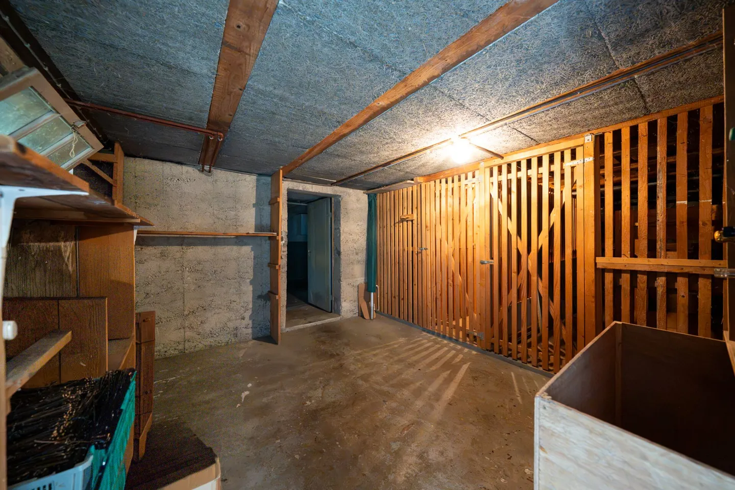 Casa bifamiliare con garage, officina e locali di stoccaggio in vendita - Foto 35 di 39