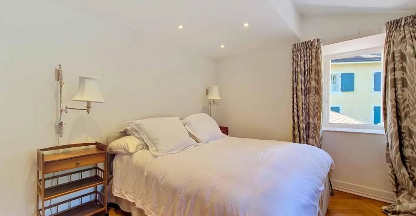 An exceptional residence in the heart of Genolier - Photo 9 of 13