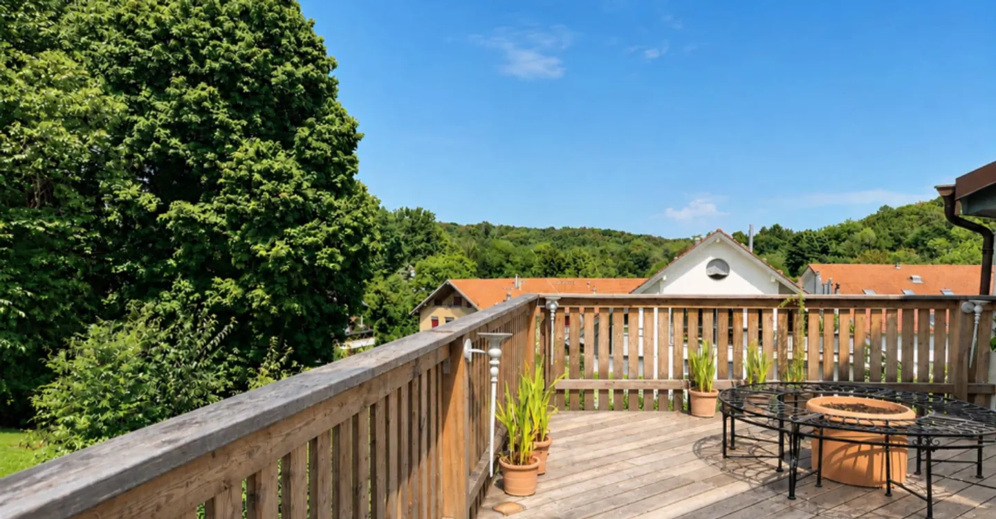 An exceptional residence in the heart of Genolier - Photo 10 of 13