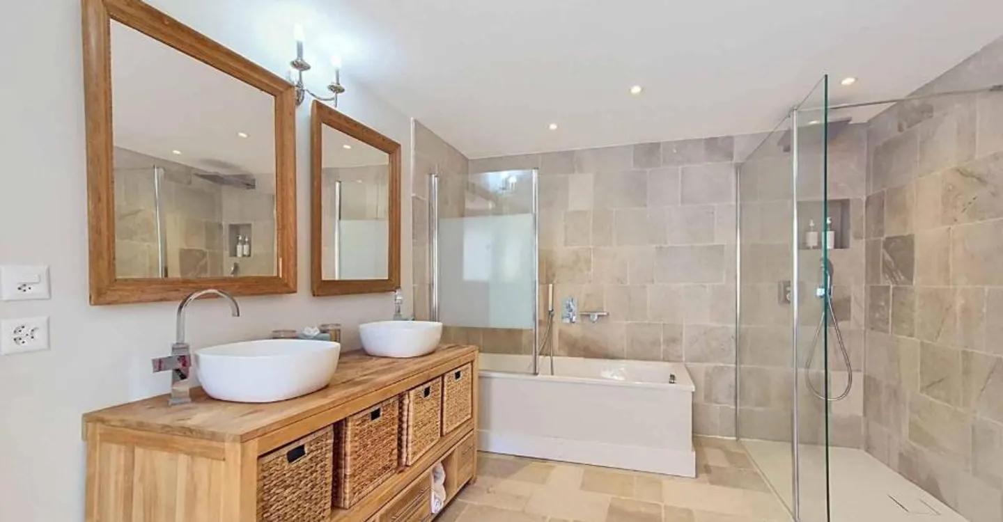 An exceptional residence in the heart of Genolier - Photo 8 of 13