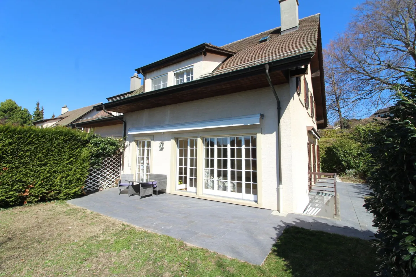 Charmantes Reihenhaus mit Garten - Foto 1 von 19