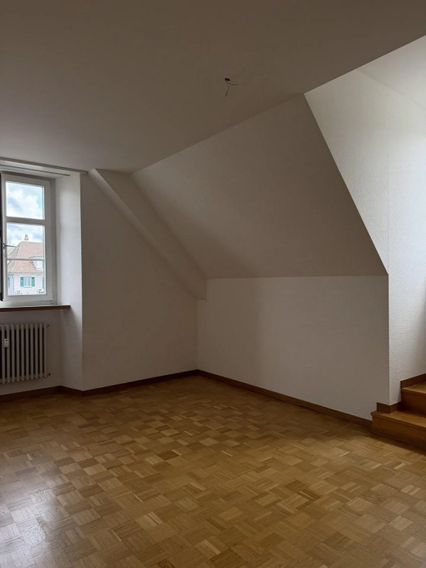 Recentemente ristrutturato - Incantevole appartamento con 3 stanze in posizione centrale a Binningen - Foto 4 di 9