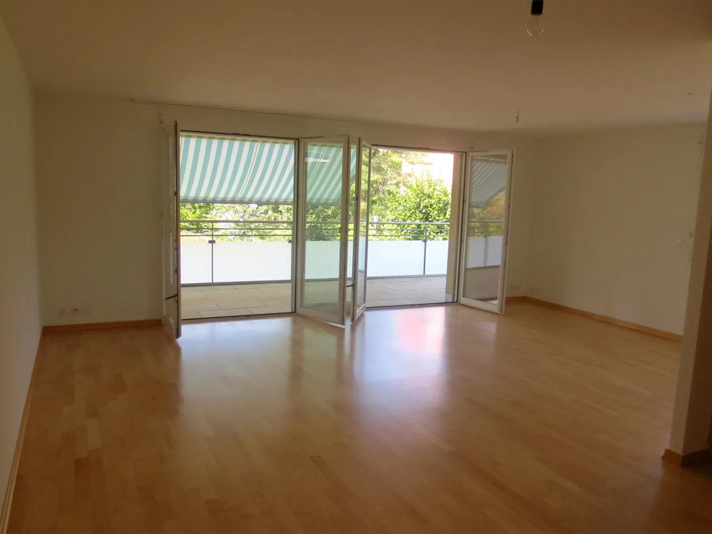 Modernes Apartment mit grossem Balkon - Foto 5 von 30