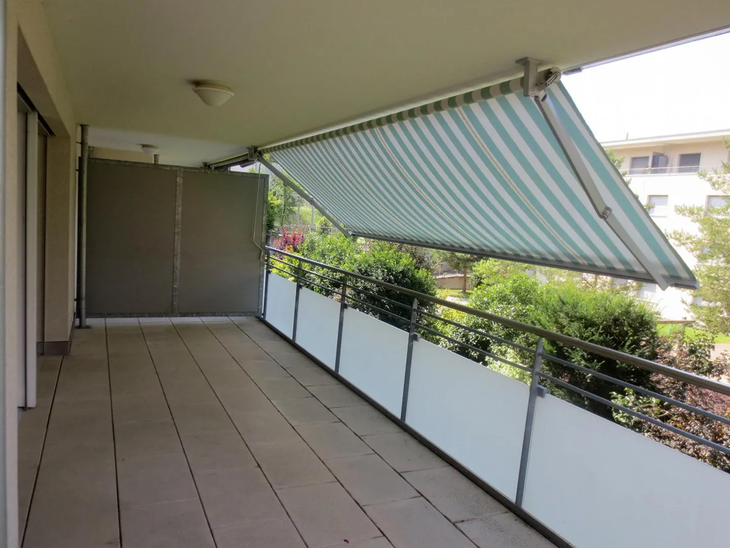 Modernes Apartment mit grossem Balkon - Foto 8 von 30