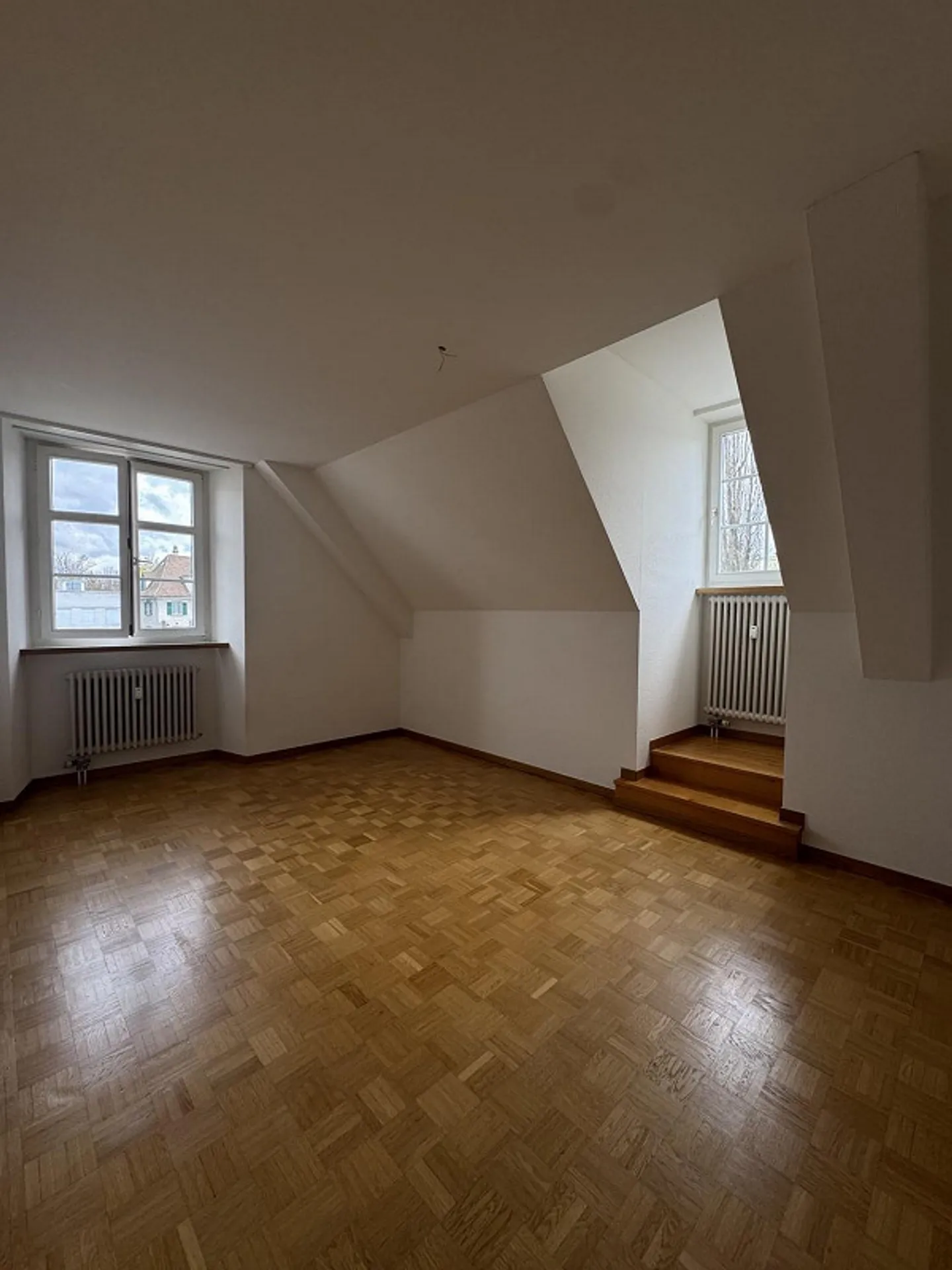 Recentemente ristrutturato - Incantevole appartamento con 3 stanze in posizione centrale a Binningen - Foto 1 di 9