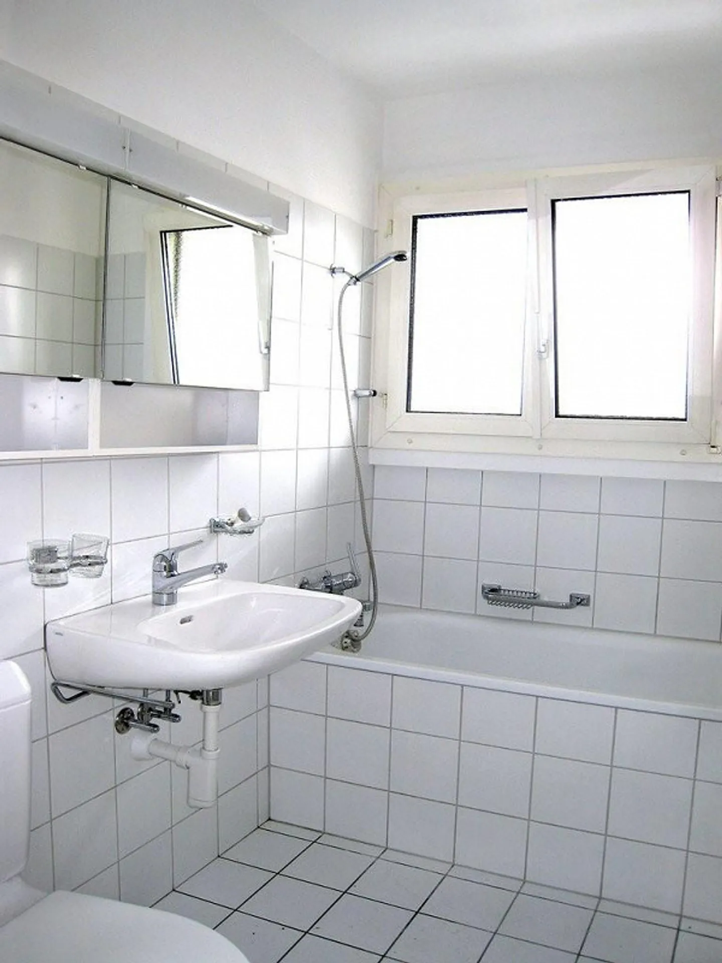 Grosszügige 4.5-Zimmerwohnung in gepflegter Liegenschaft zu vermieten - Photo 3 of 9