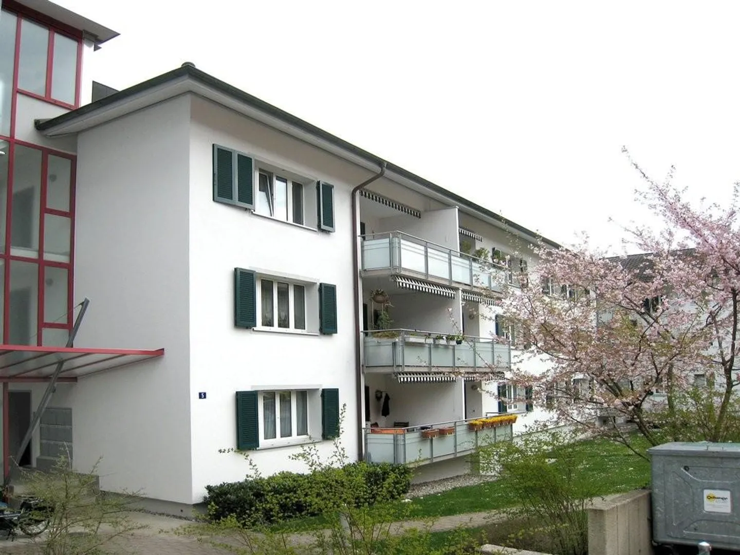 Grosszügige 4.5-Zimmerwohnung in gepflegter Liegenschaft zu vermieten - Photo 6 of 9