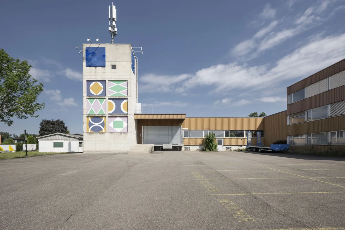 Manufacturing/Warehouse Hall with High Flexibility in an Excellent Location - Photo 6 of 8